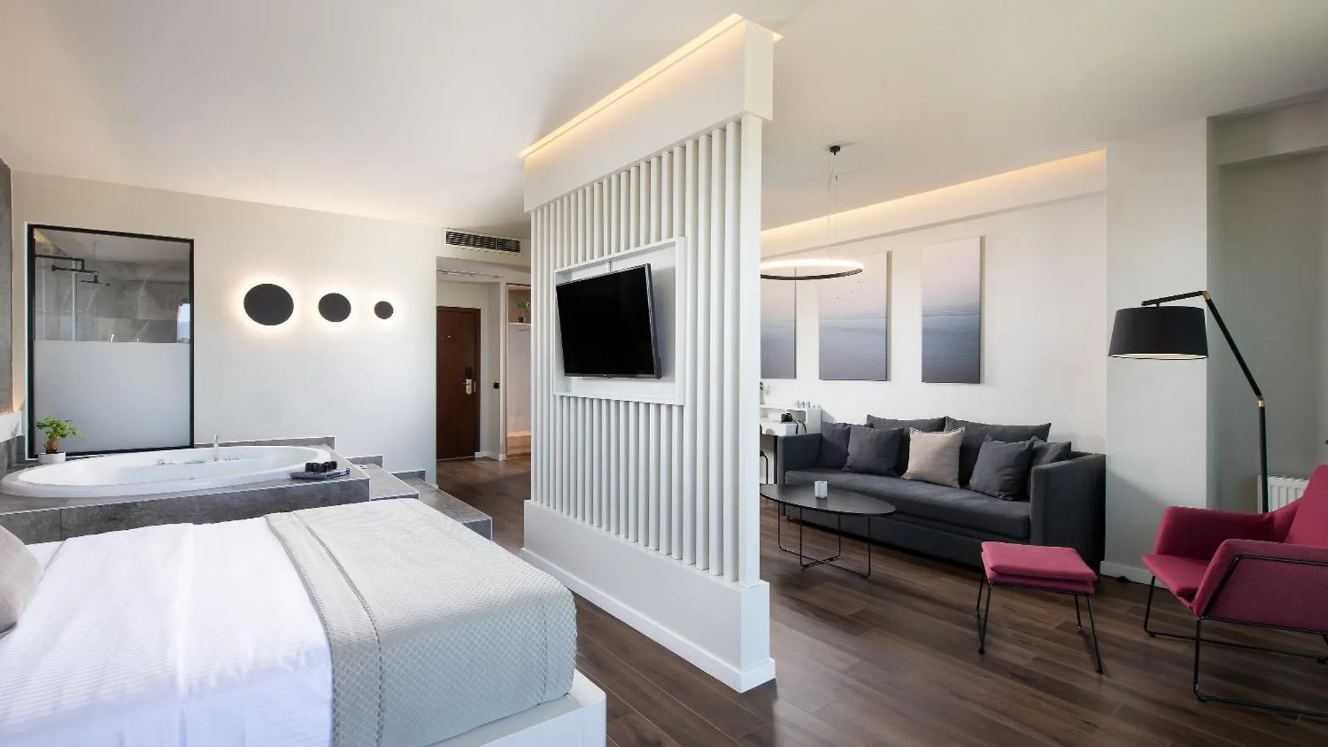 Heaven Hotel Neon Rysion